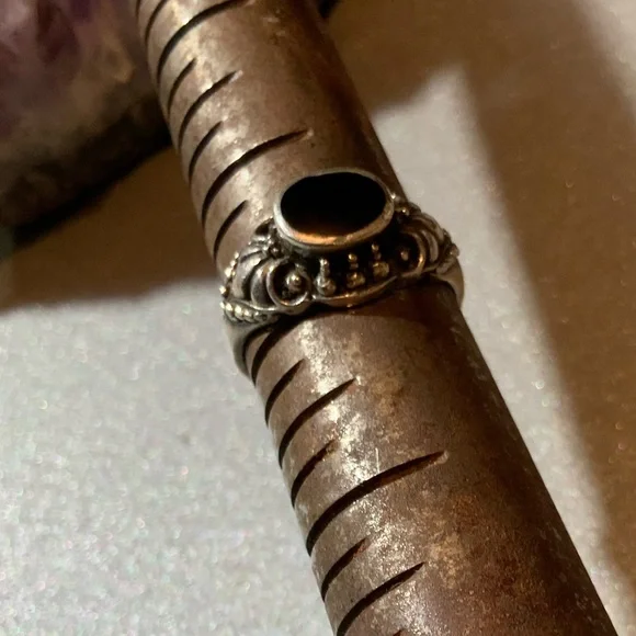 Vintage 925 Onyx Ring w/ Ornate Scrollwork Sz 6 - Picture 9 of 15